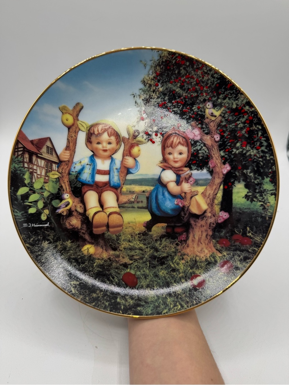Hummel Apple Tree Boy And Girl Hummel Collector Plate Danbury Mint
